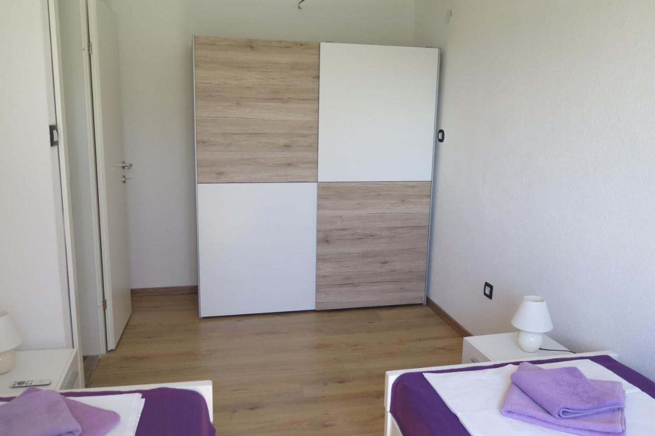Lumbrela Apartments Starigrad Paklenica Exterior photo
