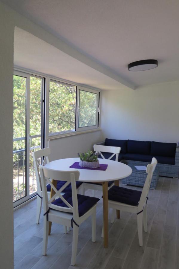 Lumbrela Apartments Starigrad Paklenica Exterior photo