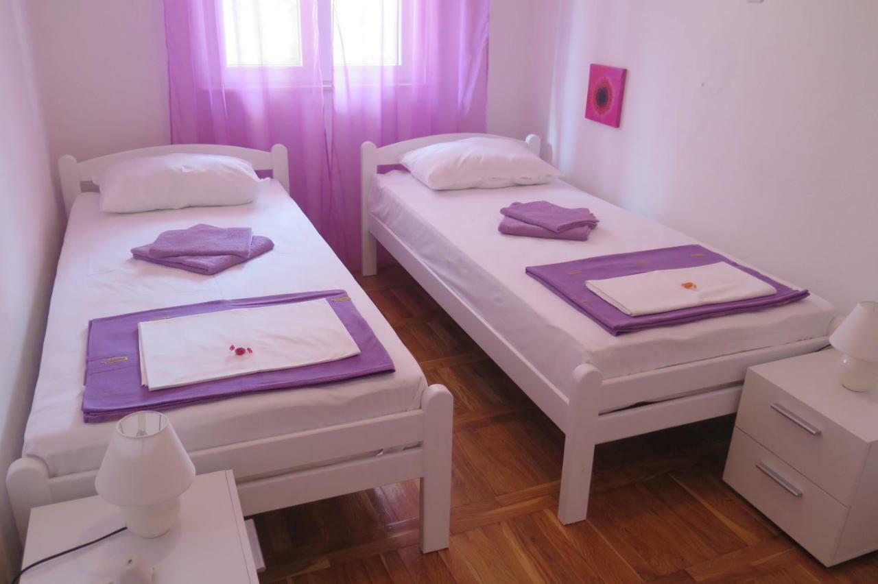 Lumbrela Apartments Starigrad Paklenica Exterior photo